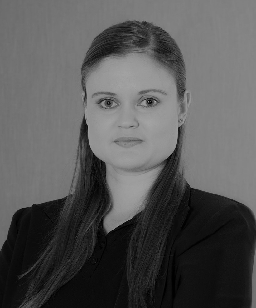 Professional portait photograph of Simone Marais