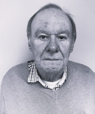 Professional portait photograph of Neil Burnett