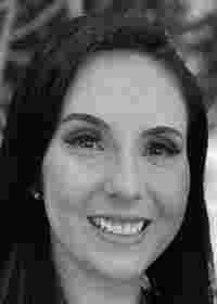 Professional portrait photograph of Christine Bosman