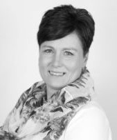 Professional portait photograph of Diane Oosthuizen