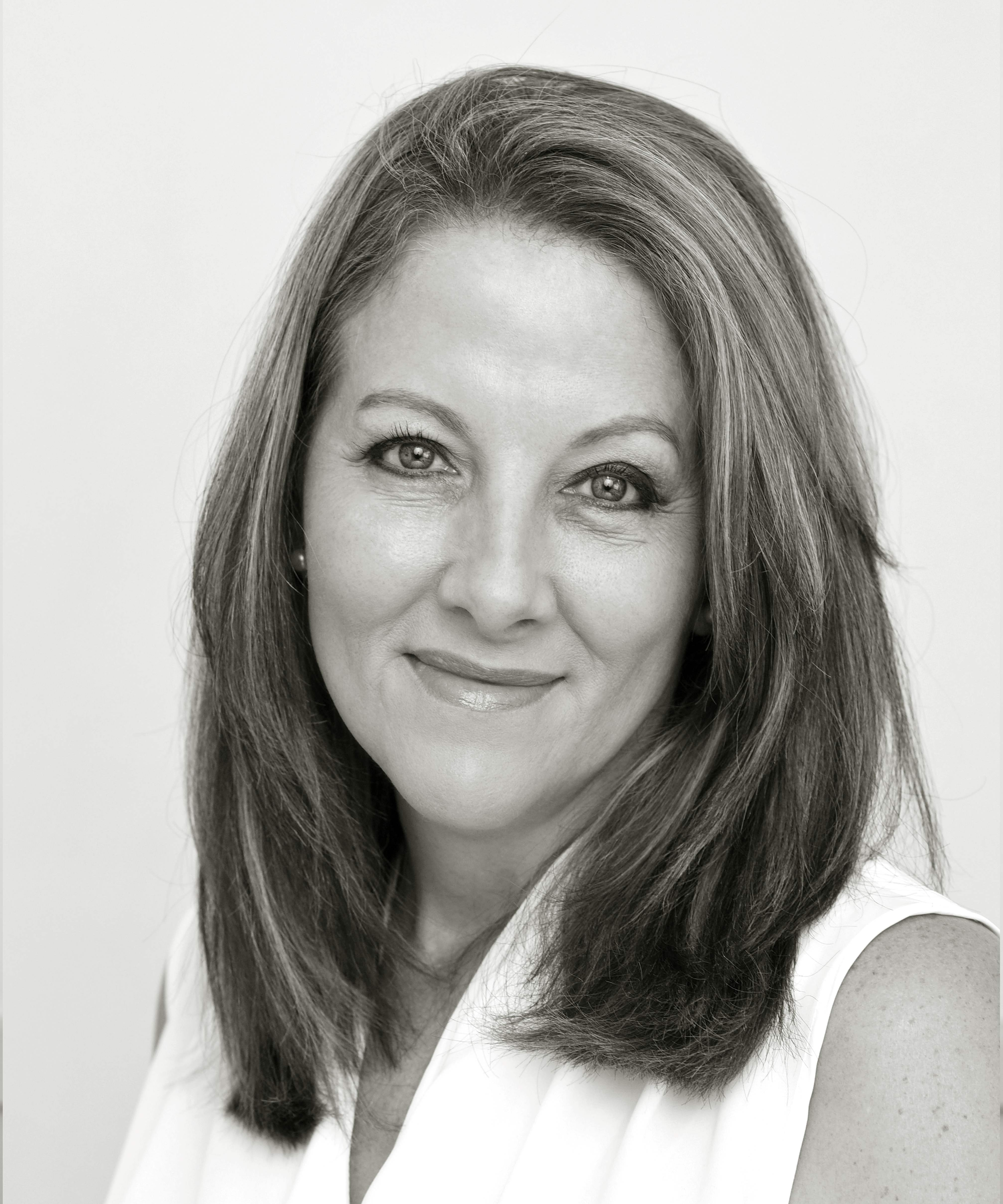 Professional portait photograph of Judy van Geest