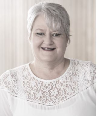 Professional portait photograph of Estie Van Wyk