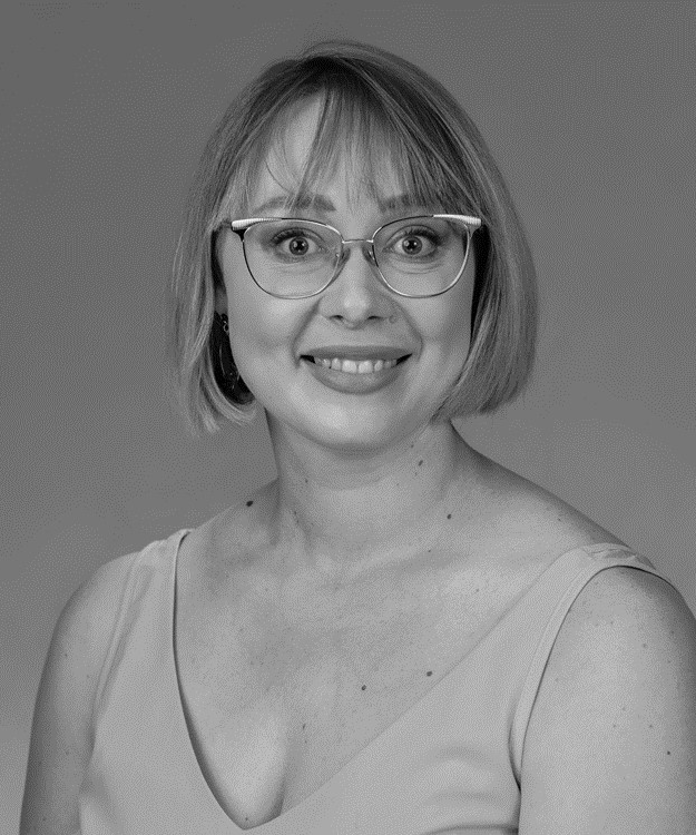 Professional portait photograph of Tania Schreuder