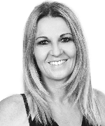 Professional portait photograph of Didi De Jager